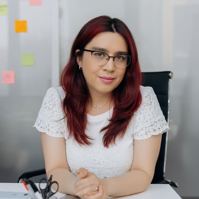 Olivia — Arquitecta M365 y Web
